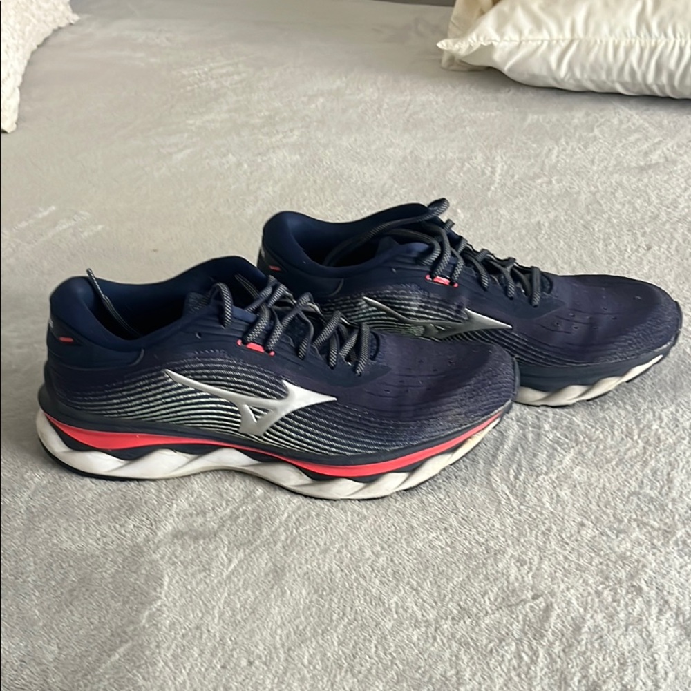 Mizuno Blue Athletic Sneakers with Silver Highlights